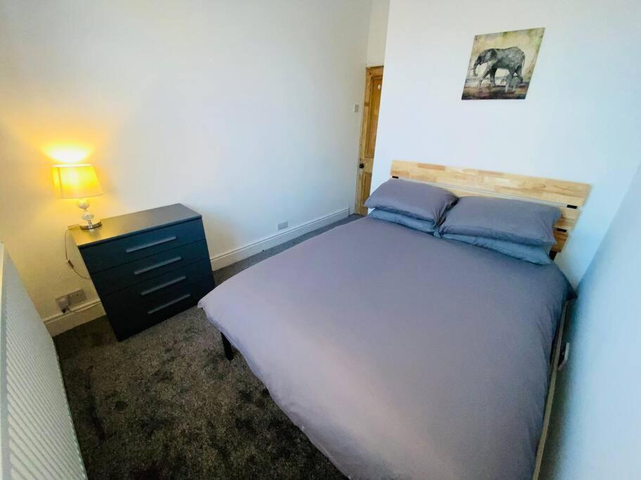 Spacious, Cosy 3 Bedroom House In Preston. เพรสตัน ภายนอก รูปภาพ